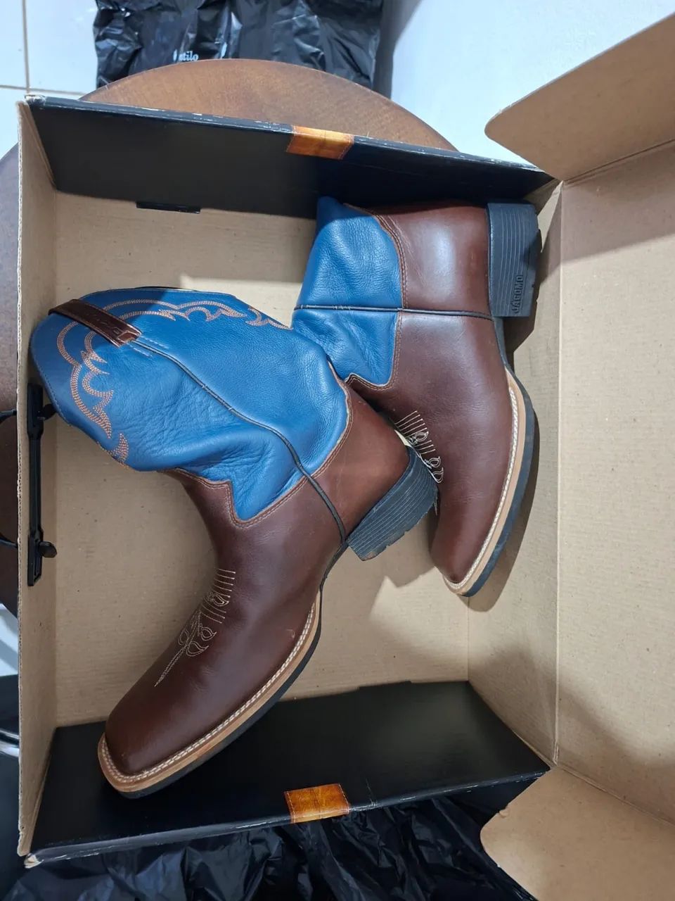Botas Jacomo de couro - Foto 3