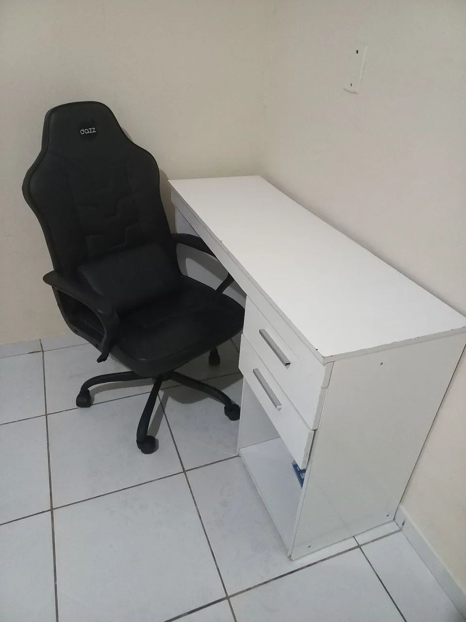 Cadeira gamer + escrivaninha 
