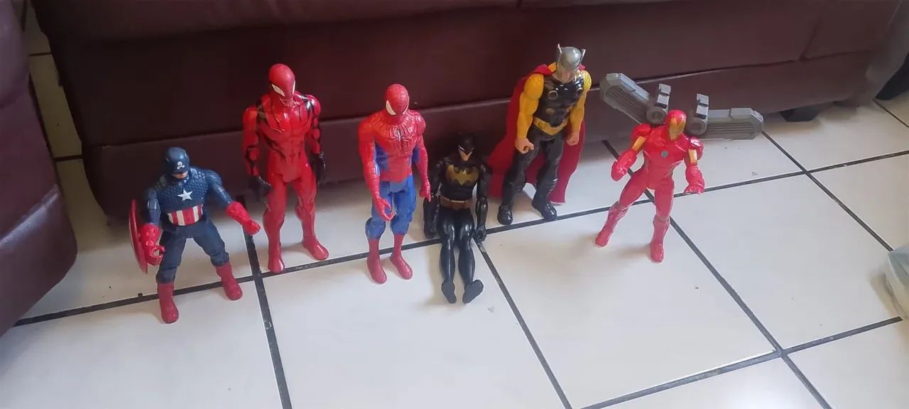 Bonecos dos vingadores  - Foto 2