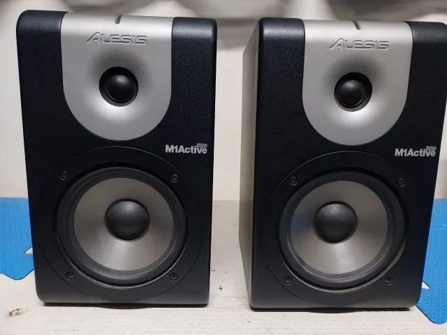 Monitores de referencia Alesis M1Active 520 (Par)