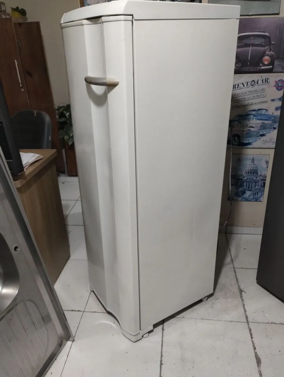 Freezer vertical Electrolux 230 L entrego ler anúncio  - Foto 4