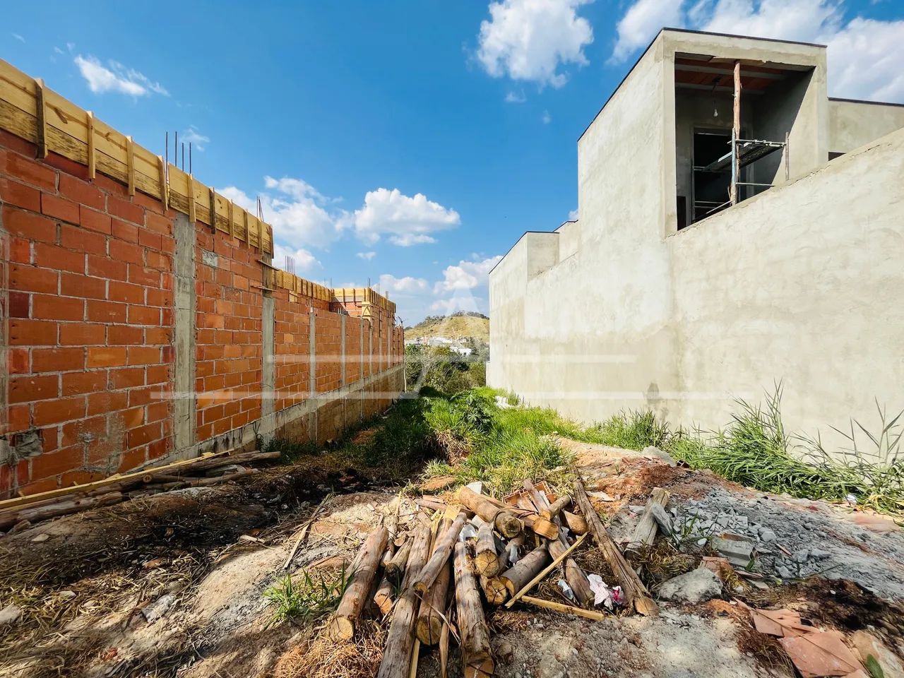Lote no Villa Verde com leve declive e excelente localização - Foto 2