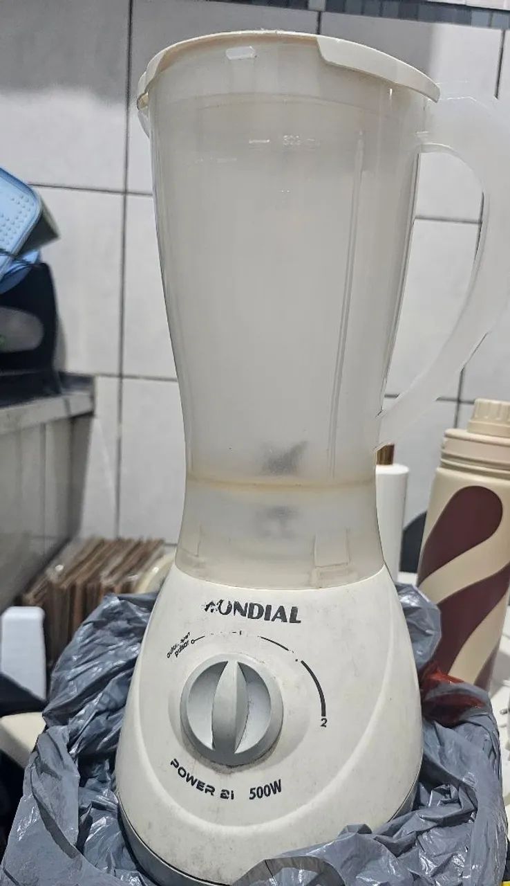 Liquidificador usado, porém super funcionando.