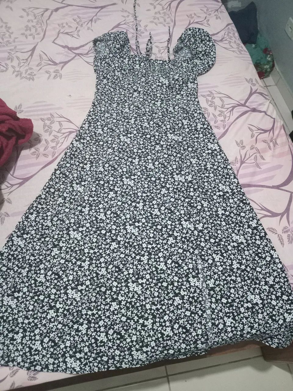 Vestido preto com flores brancas  - Foto 3