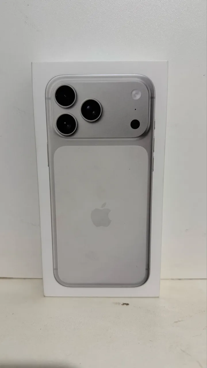 iPhone 17 Pro Max (256gb) - Prateado - Celulares e Smartphones