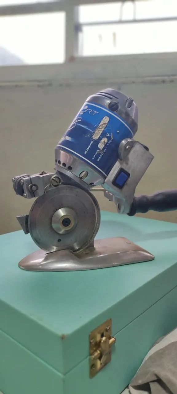 Máquina de Corte Circular para Tecido Liscort 3,5" - Excelente Estado