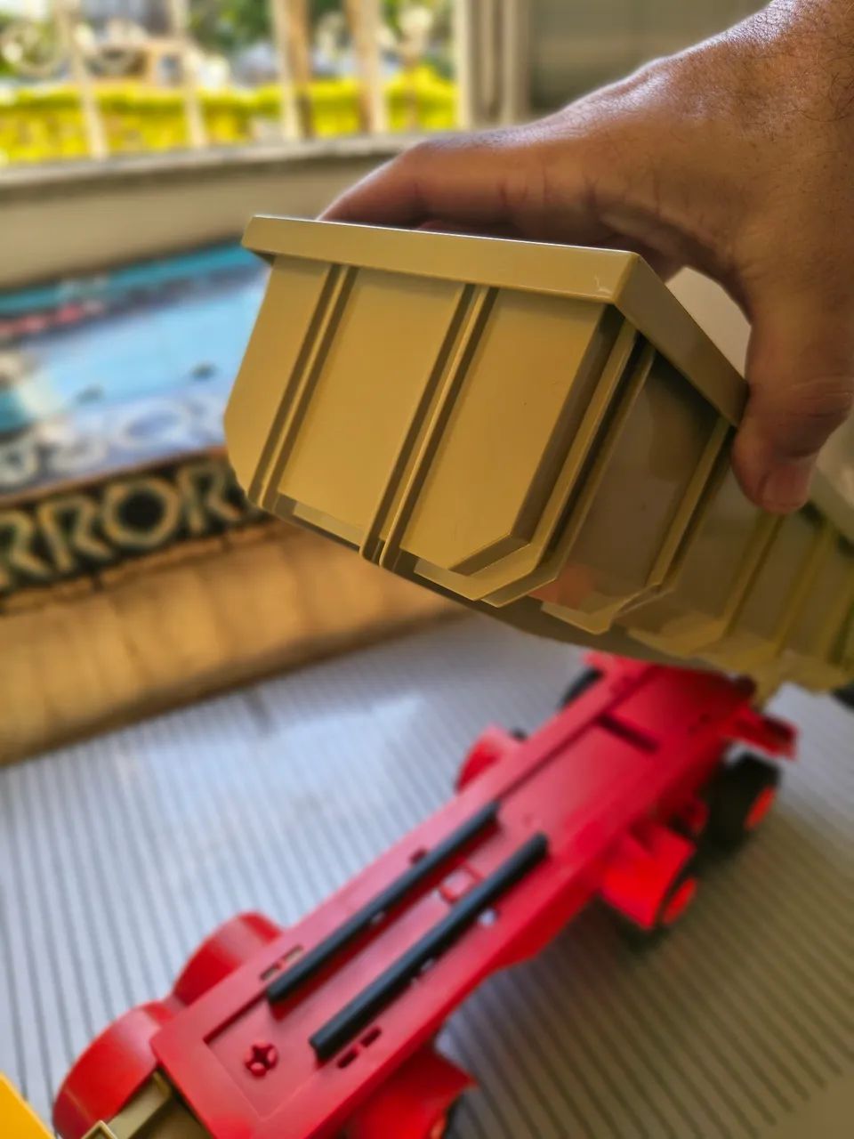 CAMINHÃO COM CARRETA ELEVAÇÃO PLAYMOBIL  - Foto 3