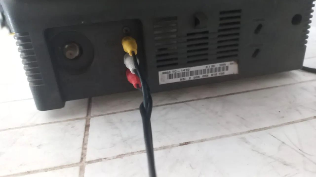 Tv Mitsubishi 14 polegadas com controle 