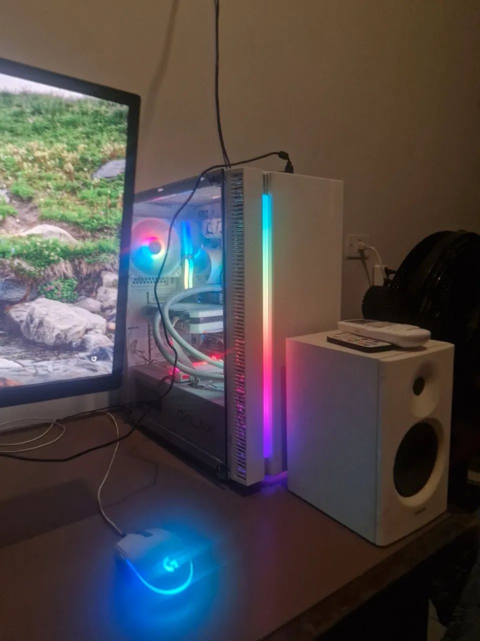 PC Setup Gamer Branco completo para edição - Foto 2