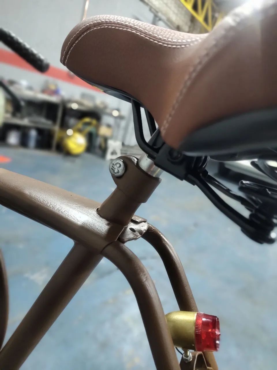 Bicicleta Monark barra circular Farol Dínamo  - Foto 4