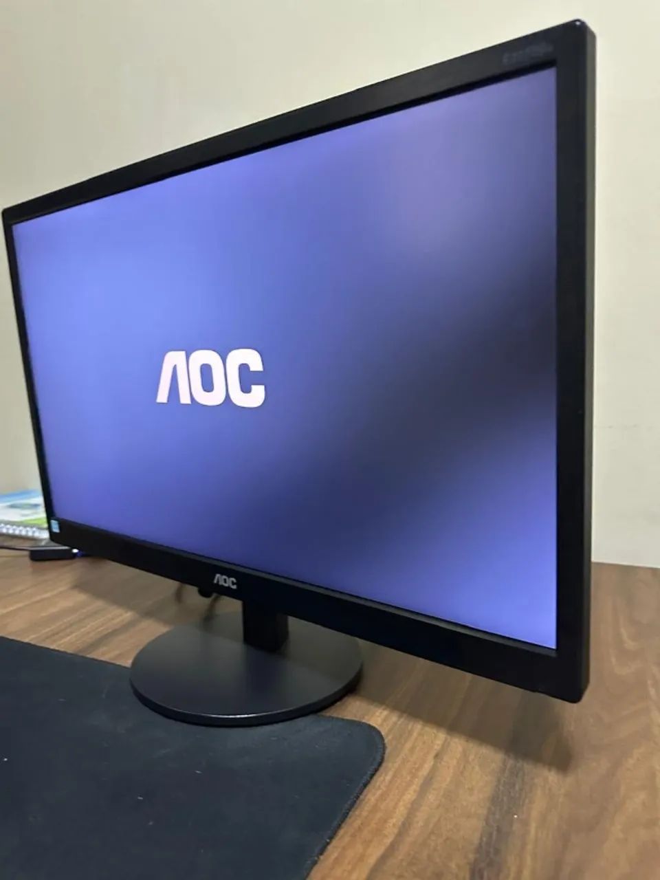 Monitor AOC
