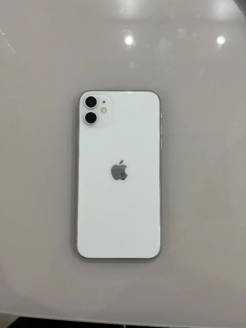 iPhone 11 - 64GB | Branco - Foto 2
