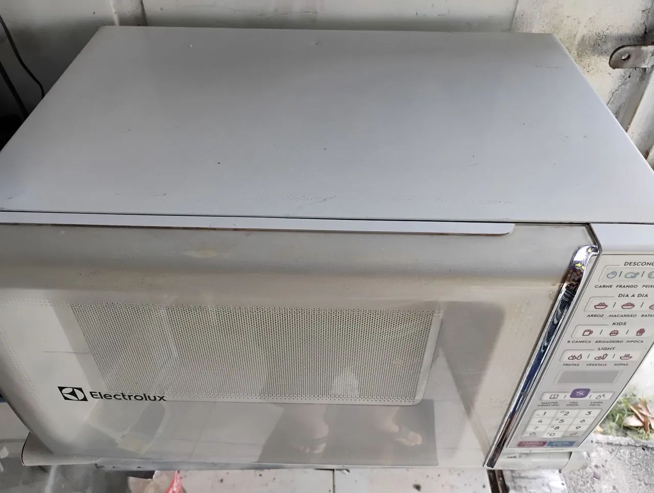 Microondas Electrolux 34 litros funcionando perfeitamente  - Foto 2