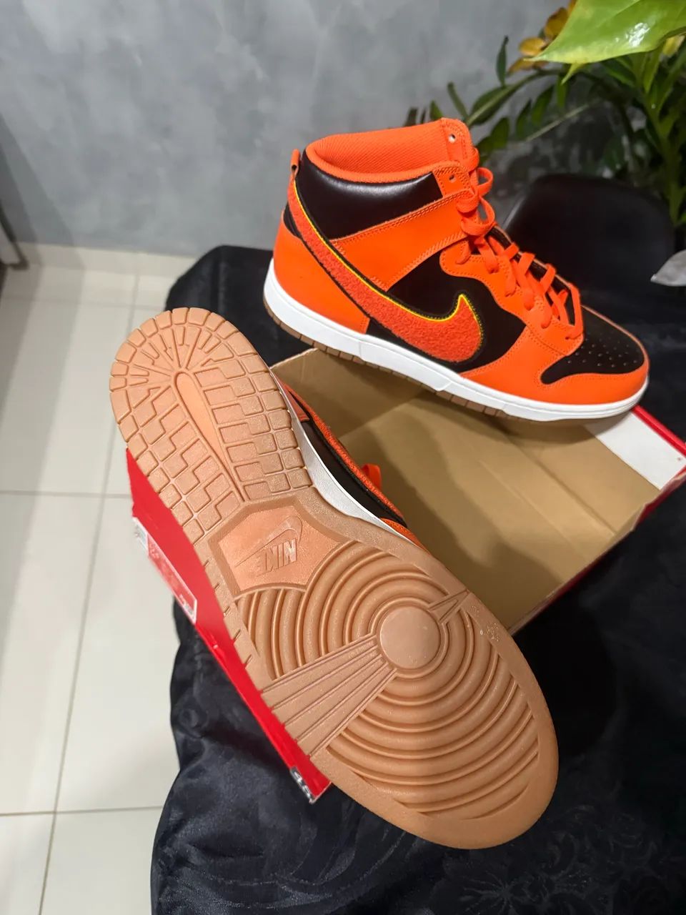 Nike Tênis Dunk Hi Retro University - Foto 4