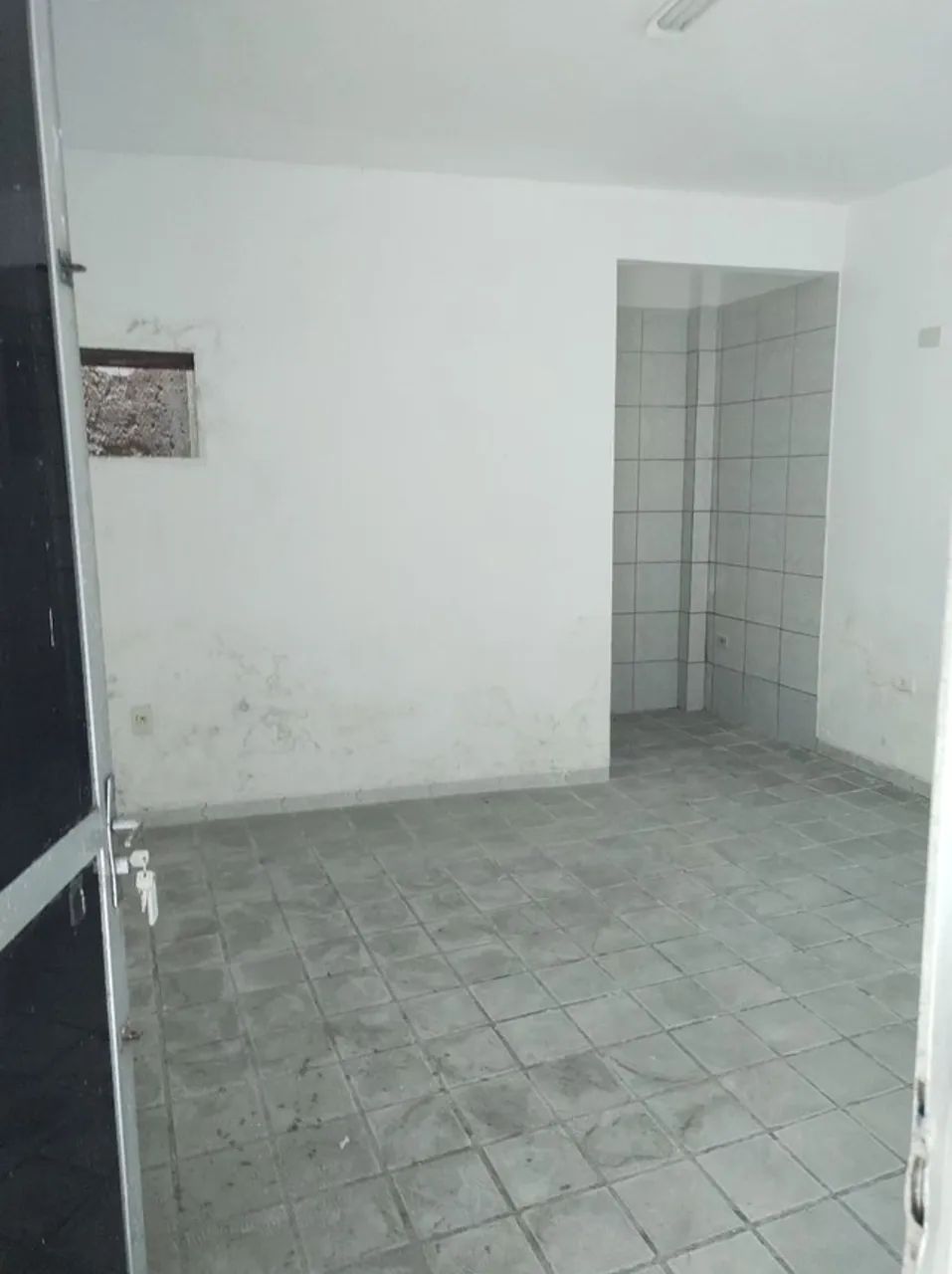 Sala comercial em casa caiada , na avenida principal - Foto 4