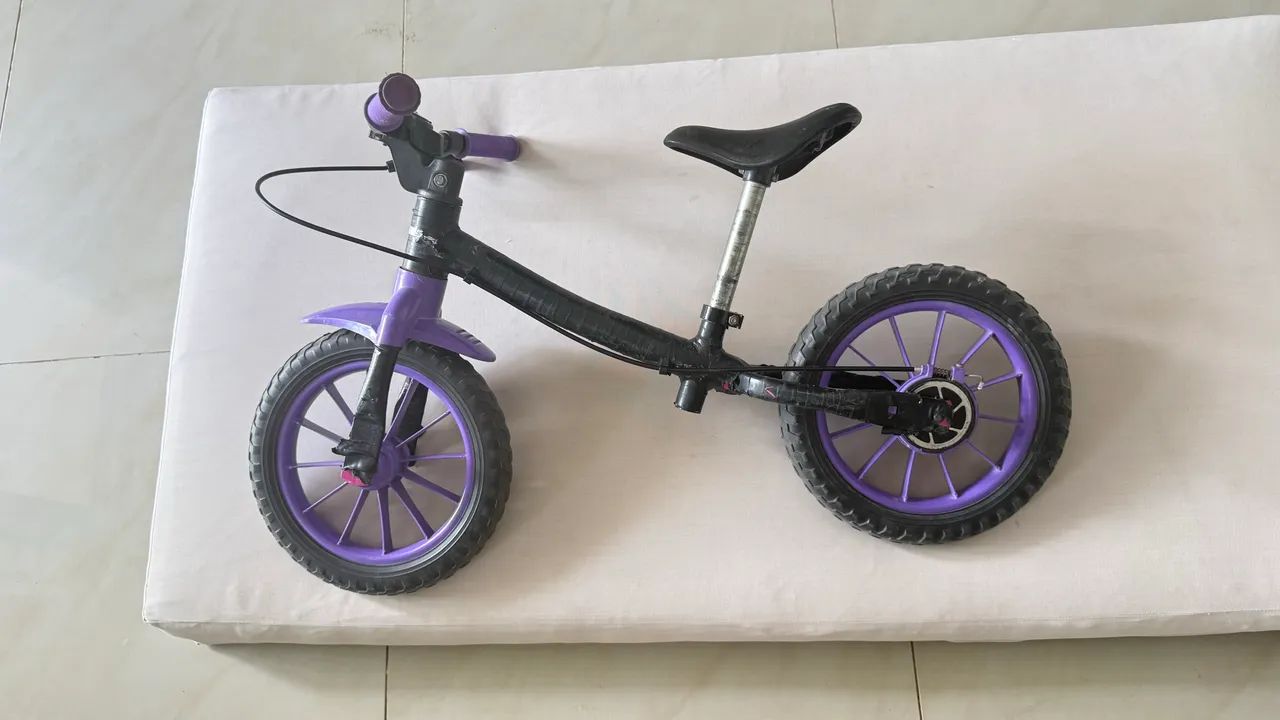 BICICLETA EQUILÍBRIO - EXCELENTE ESTADO  - Foto 3