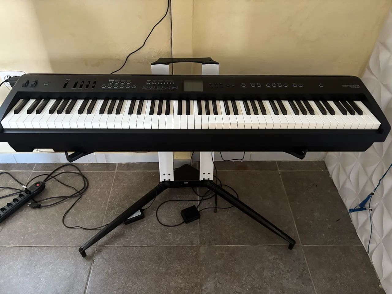 Piano roland FP-E50