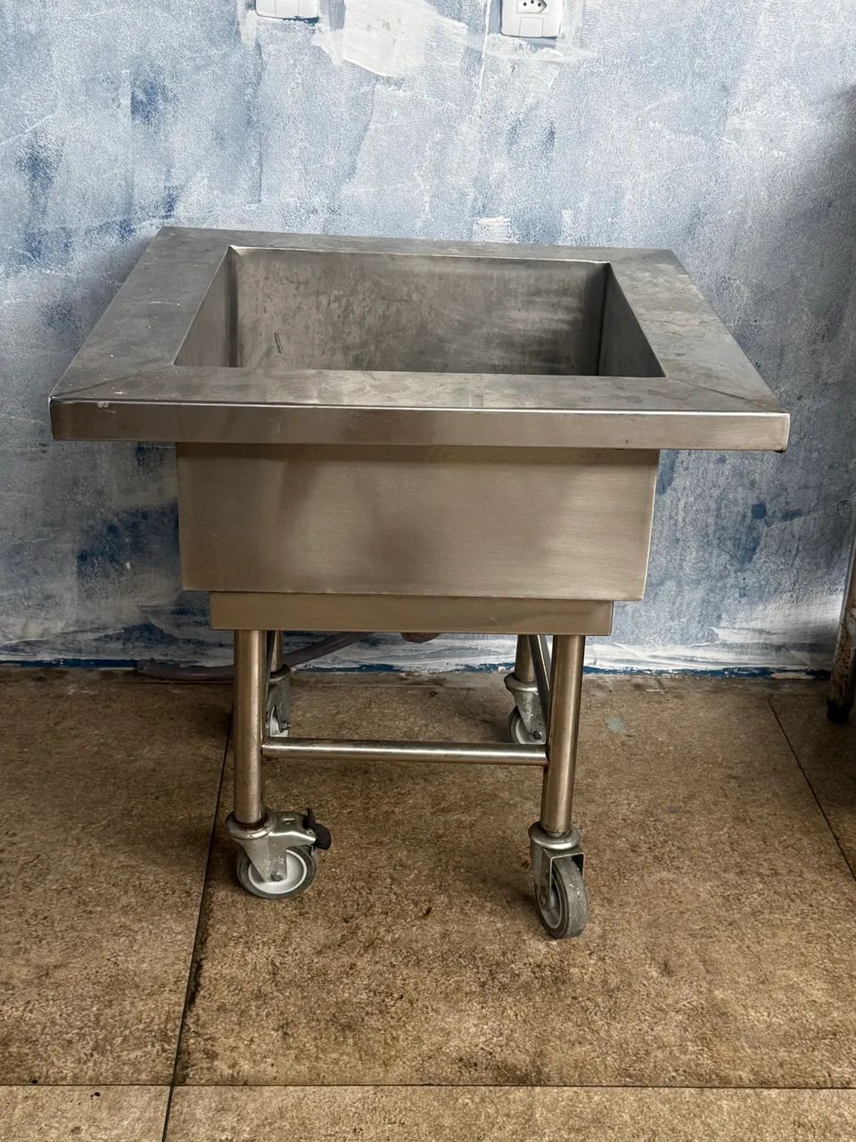 Tanque inox com rodas (esfriar alimentos)
