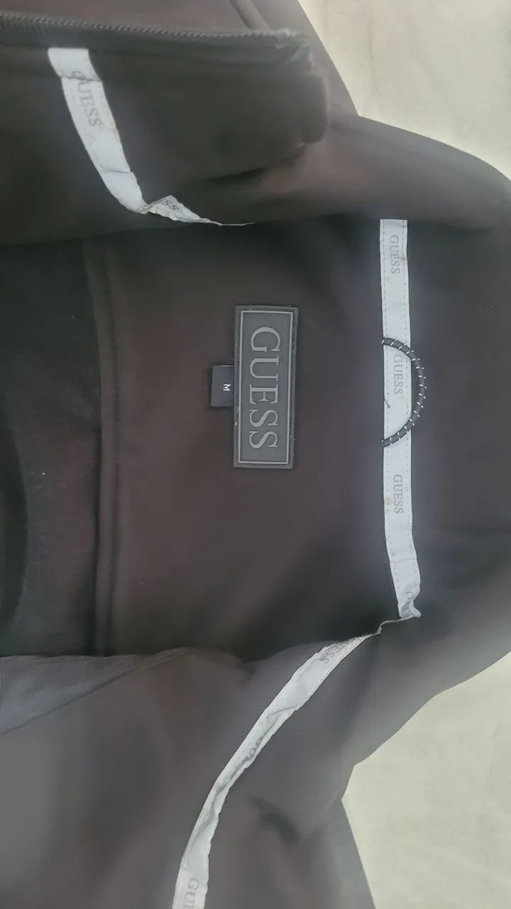JAQUETA GUESS ORIGINAL - SOFTSHELL - NOVA - TAM M (SEM CAPUZ) - Foto 3