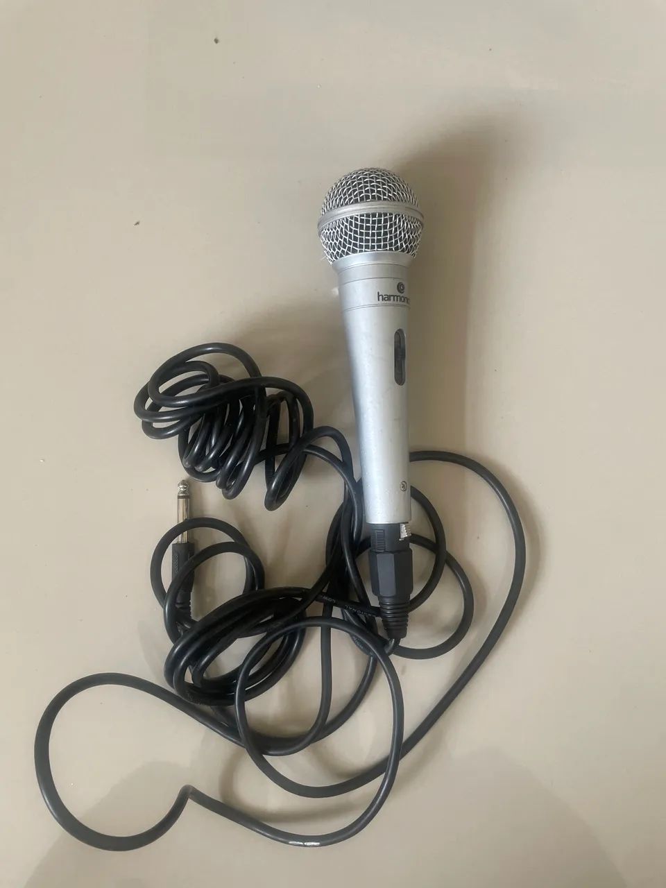 Microfone Prateado da Harmonics