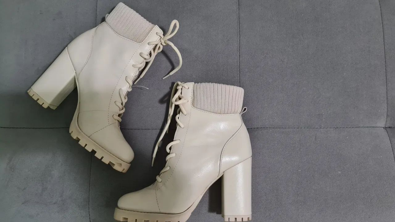 Bota Arezzo Couro Off White  - Foto 4