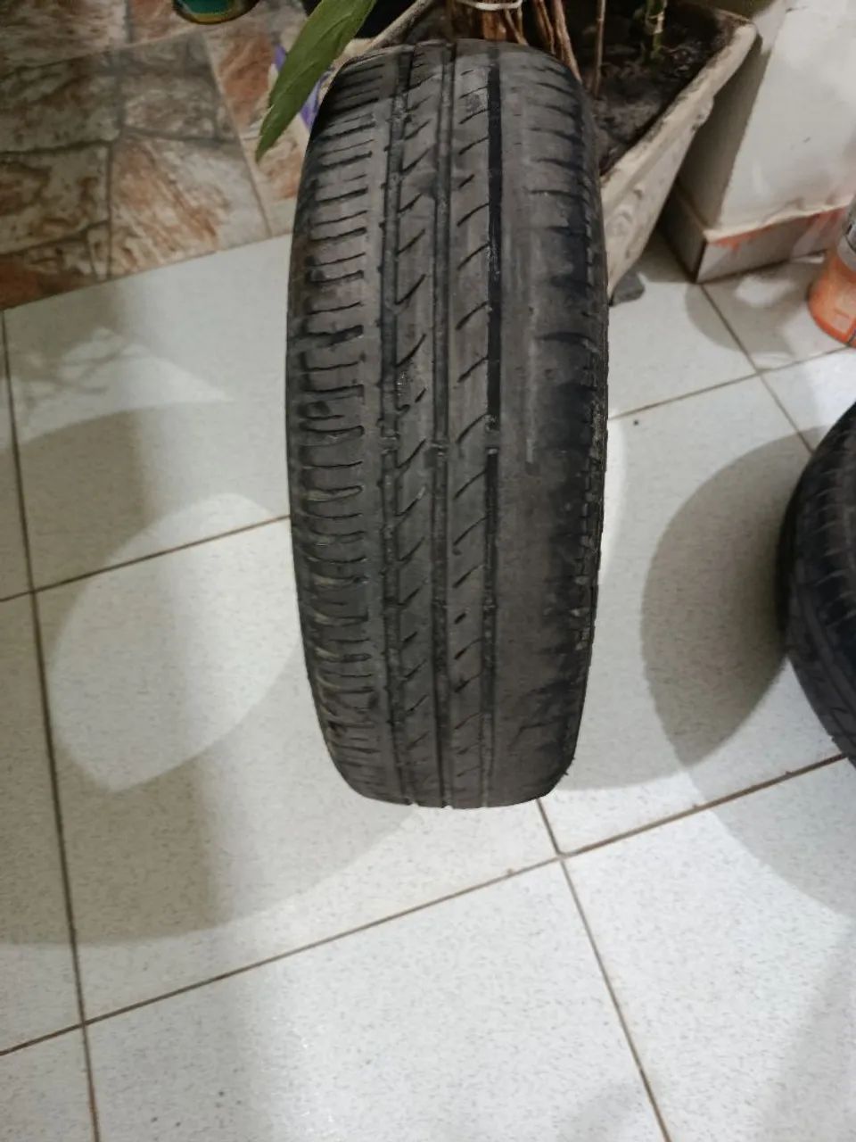 Vendo dois pneus usado 70/65/13  - Foto 5