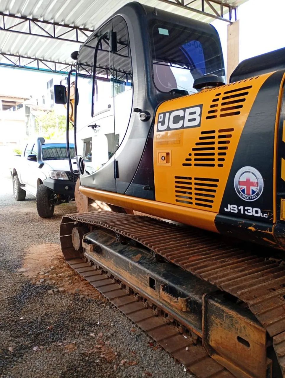 Escavadeira jcb JS 130 2022 com 3 mil horas 