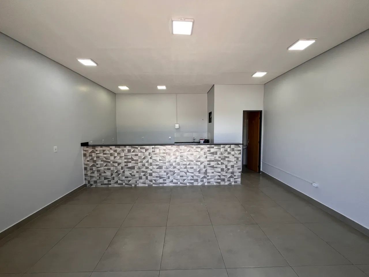 SALA COMERCIAL PARA LOCAÇÃO (REFORMADA) - Foto 3