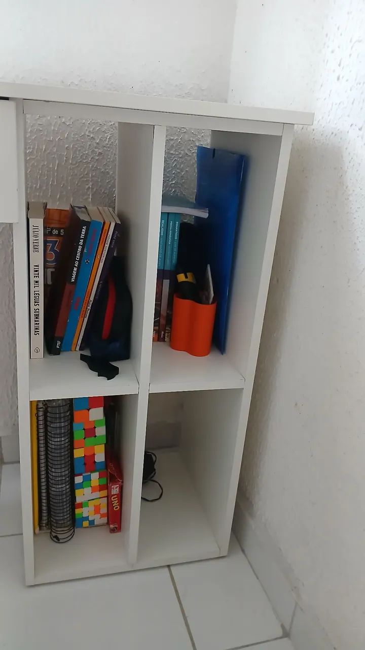 Escrivaninha/mesa para quarto semi NOVA - Foto 3