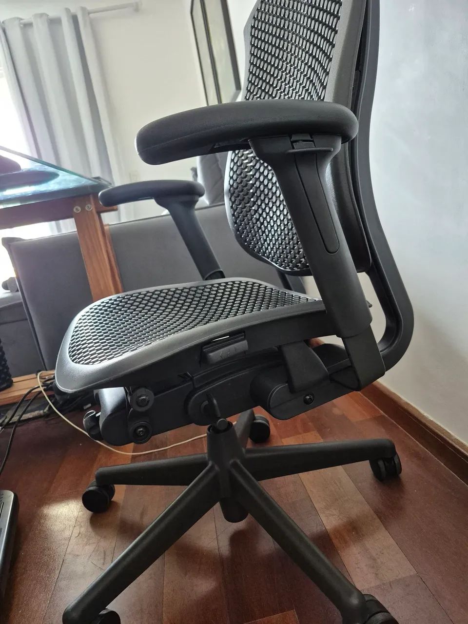 Cadeira Herman Miller super nova - Foto 4