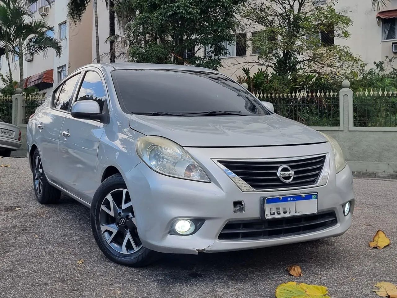 Nissan Versa VERSA SL 1.6 16V Flex Fuel 4p Mec. 2013