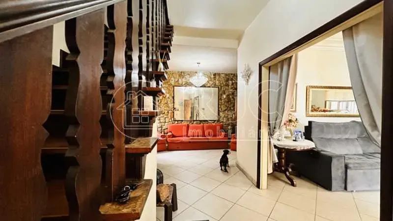 Casa de 252 metros quadrados no bairro Tijuca com 5 quartos