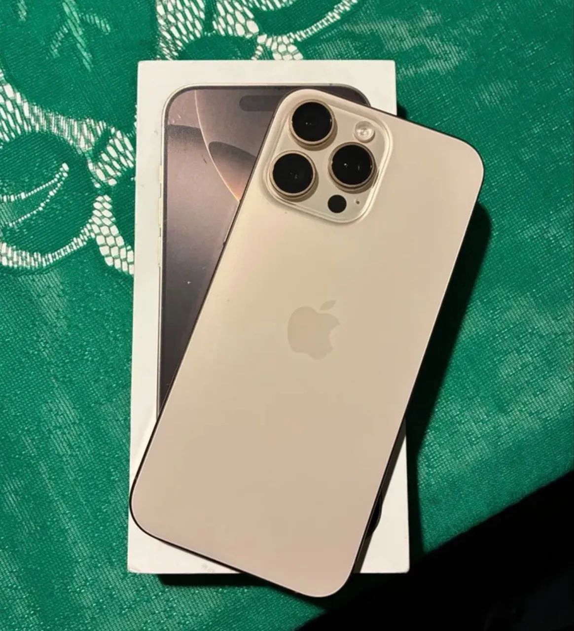 iPhone 16 pro max, super novo.