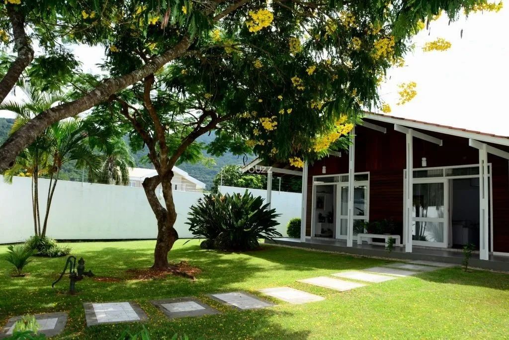 Casa 4 quartos (1 suíte) 290m² em Lagoa da Conceição, Florianópolis - Foto 2