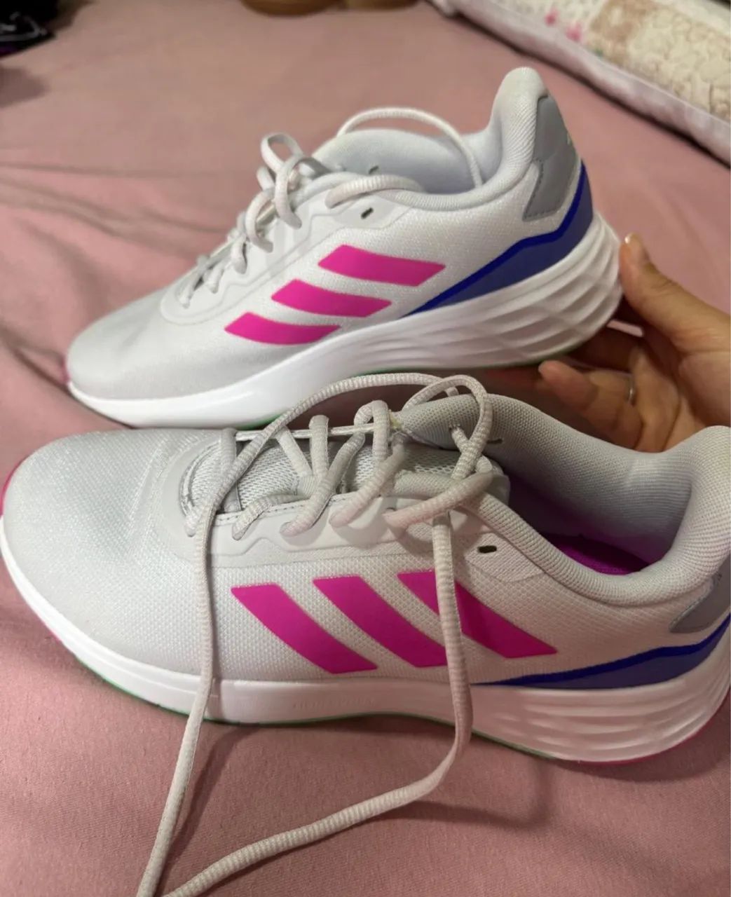 Tênis adidas 
