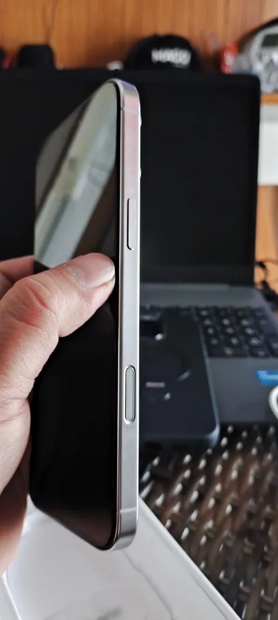 iPhone 16 pro Max Branco Titanium 256GB OPORTUNIDADE  - Foto 5