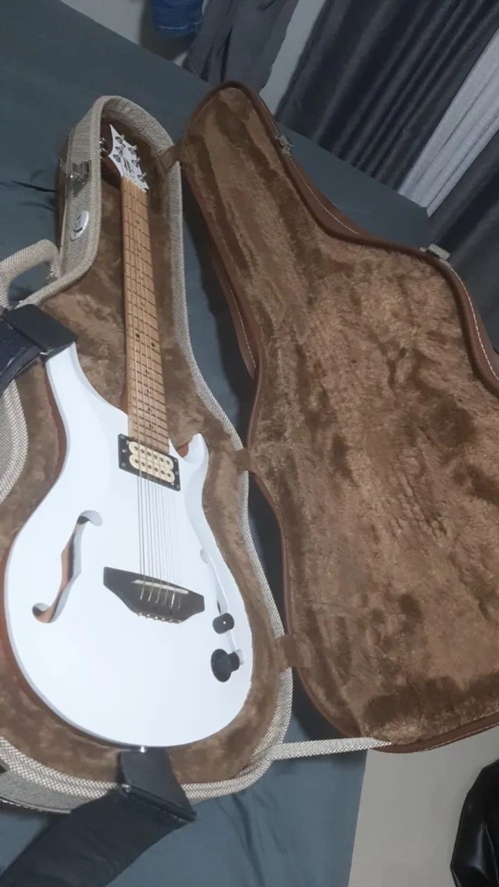 Guitarra semi-acústica