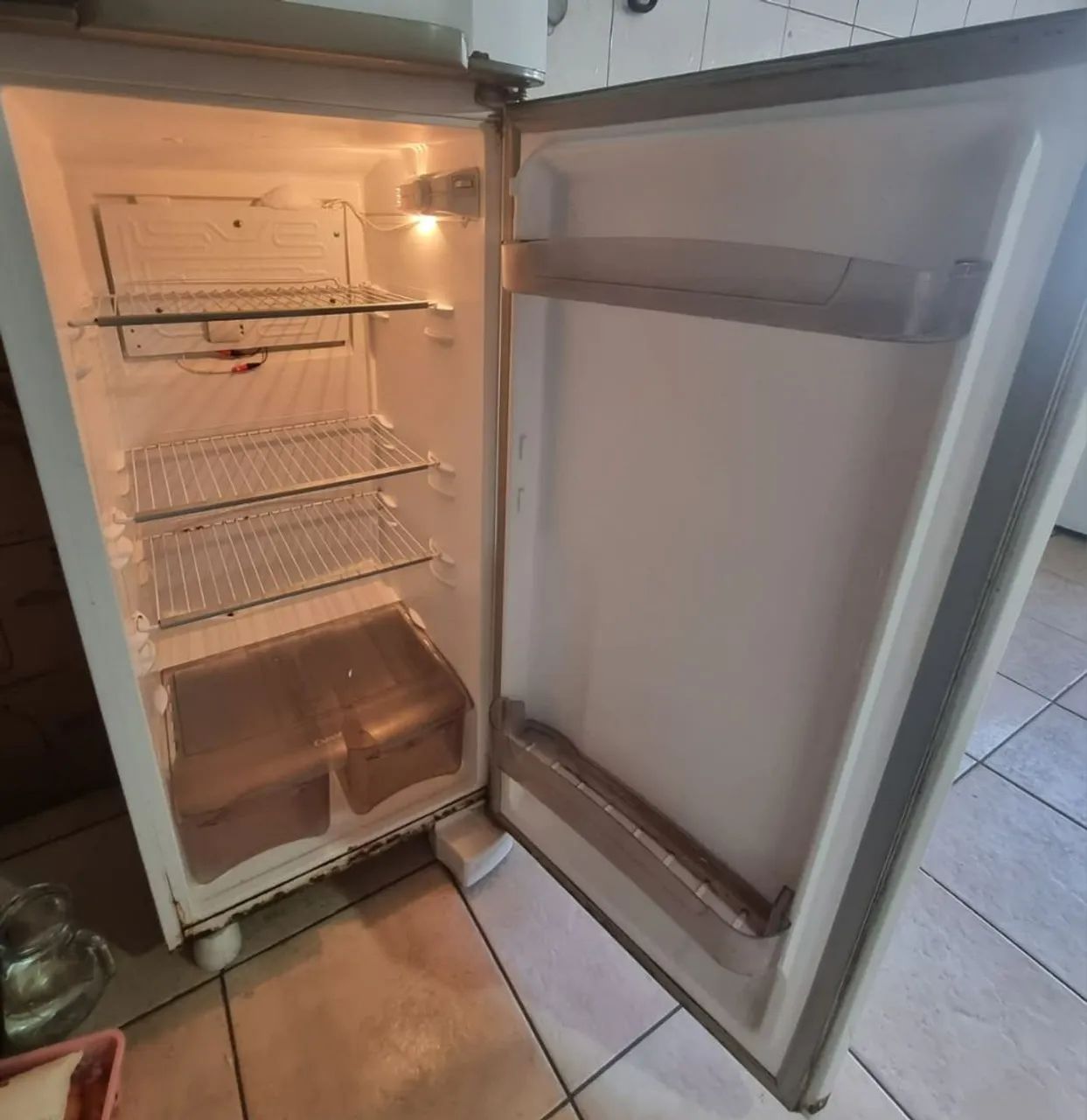 MÁQUINA DE CONGELAR E CONSERVAR ALIMENTOS - Foto 3