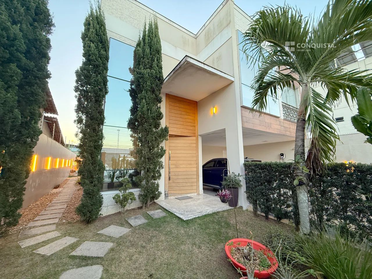 Casa Duplex com 4 quartos 303,34m² à venda - Foto 2