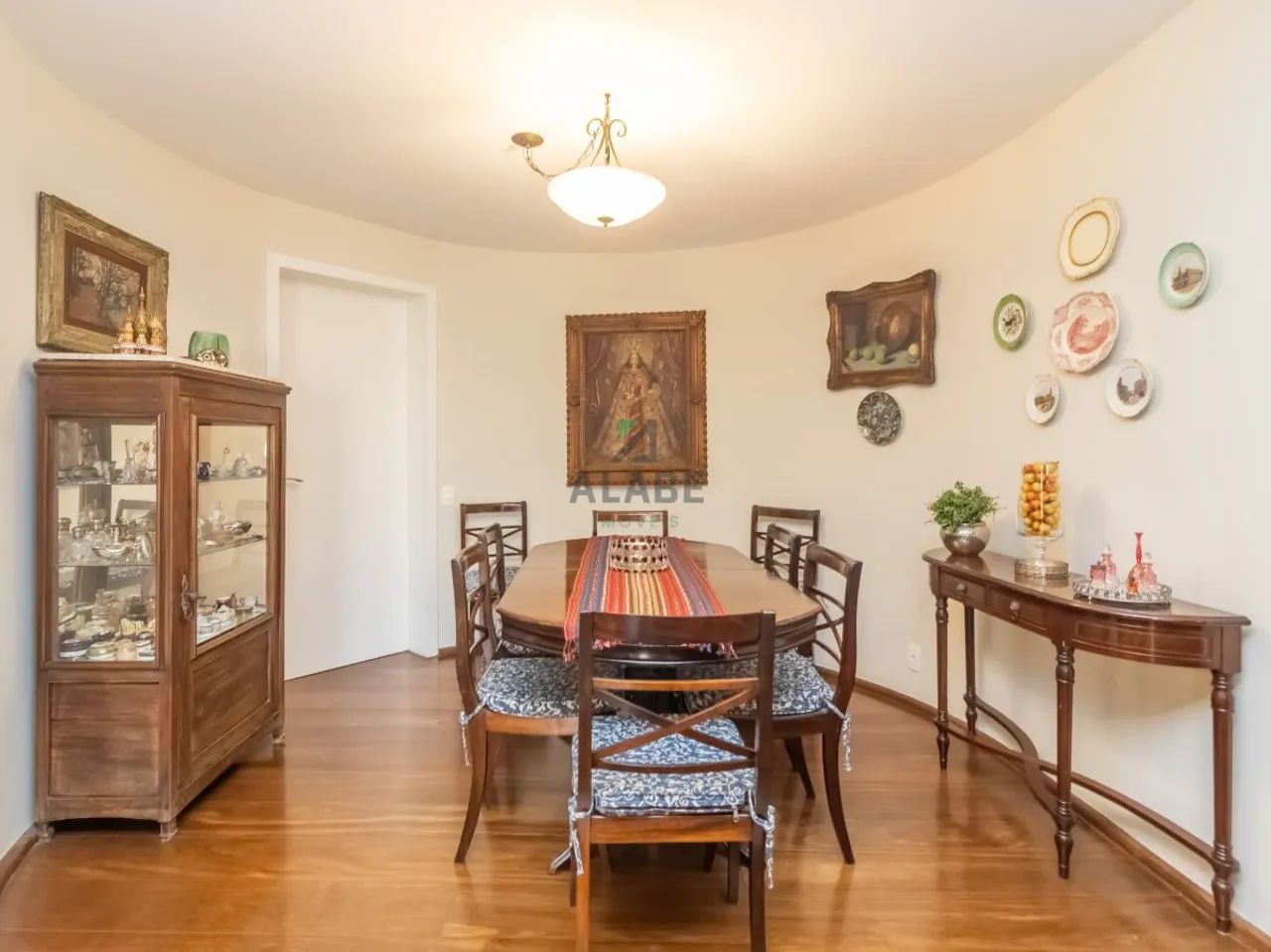 Apartamento para venda em Moema com 4 quartos, sendo 1 suíte, 170m² - Foto 4