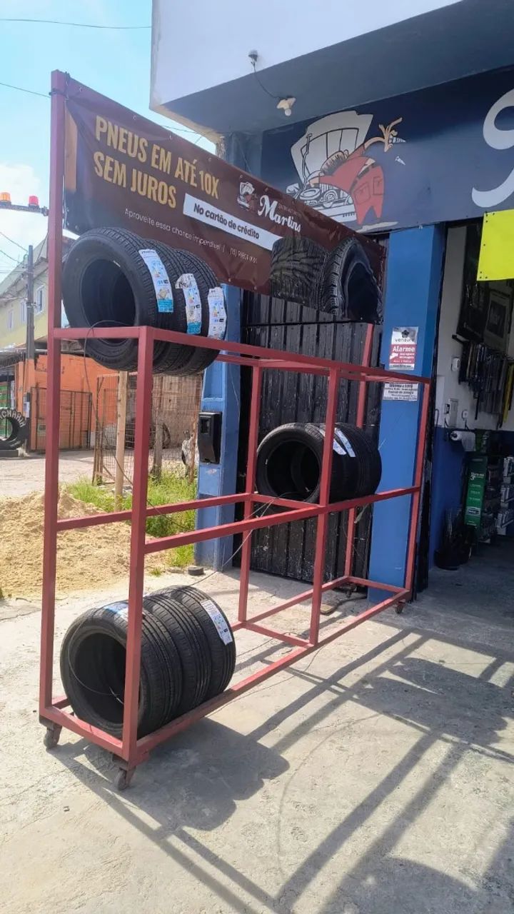 Expositor de pneus