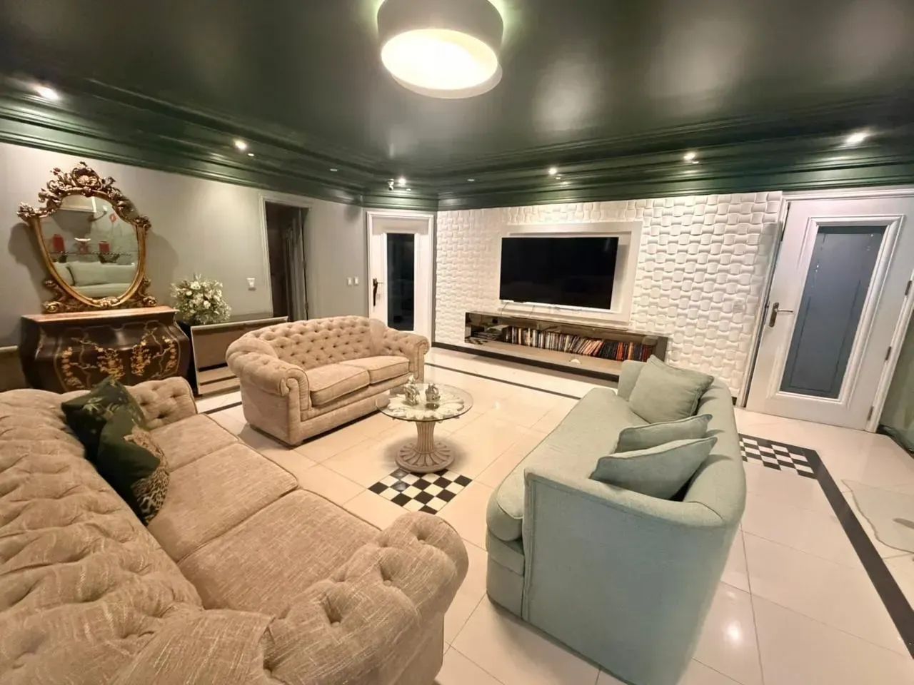 Vendo excelente apartamento no Edificio Atlantis Tower Residence.