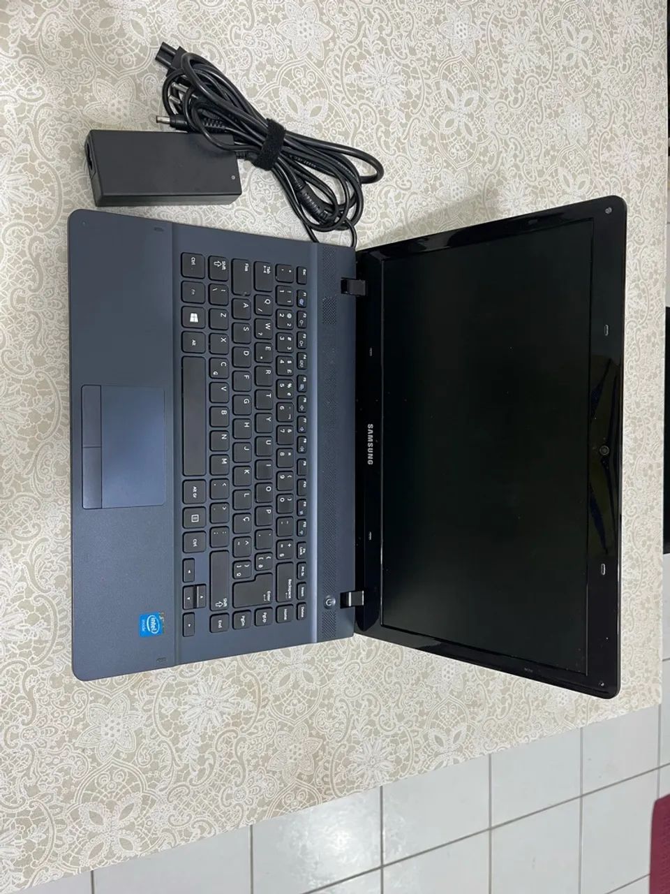 Notebook Samsung 4 GB / 500 GB - tela com defeito - Foto 4