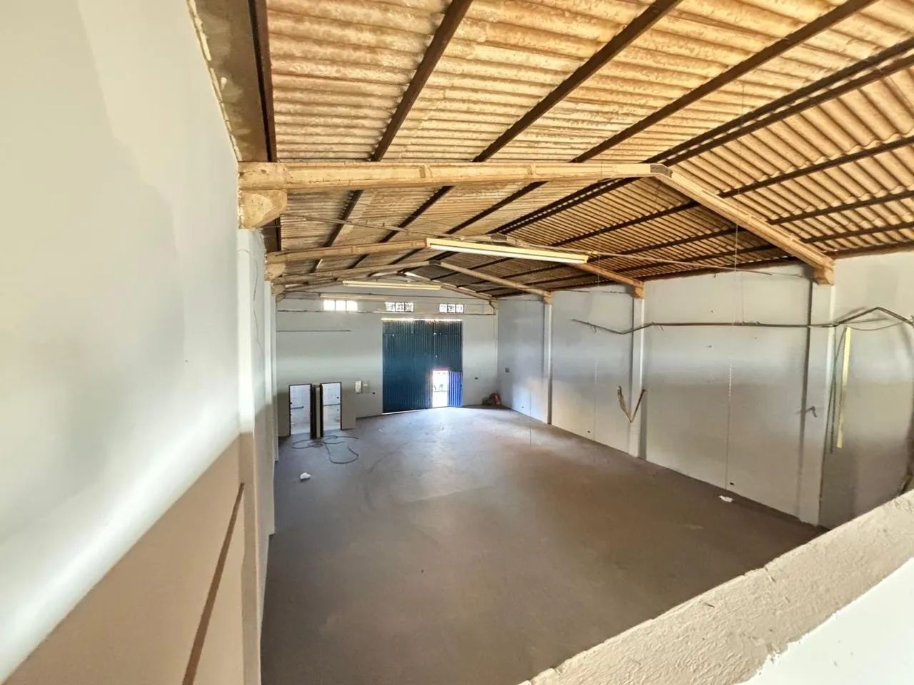 GALPÃO COMERCIAL À VENDA - 365 m² CONSTRUÍDOS | 420 m² DE TERRENO - Foto 2