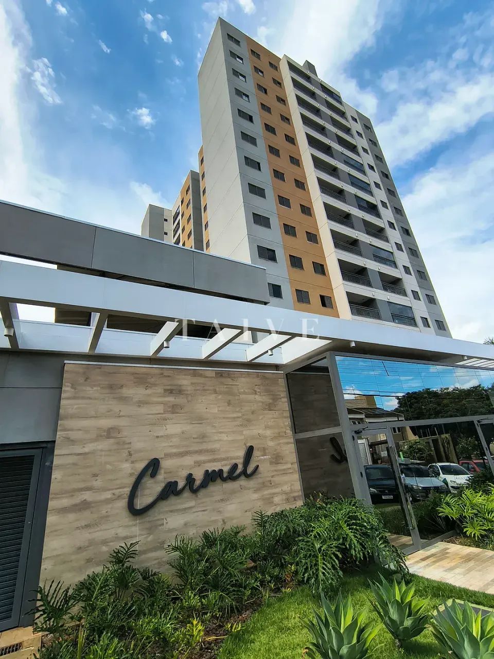 Apartamento à venda, Edifício carmel, 64M² úteis, 2 sendo 1 suíte, Sala estendida, Gleba P