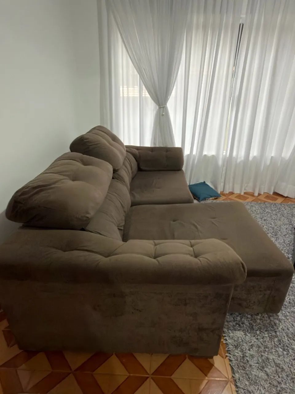 Sofá retrátil de 04 lugares marrom  - Foto 2