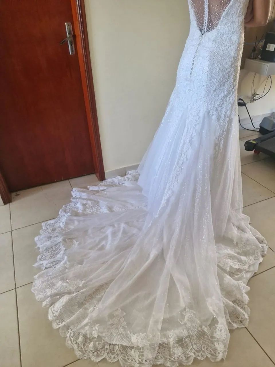 Vendo vestido de noiva ótimo estado. - Foto 5