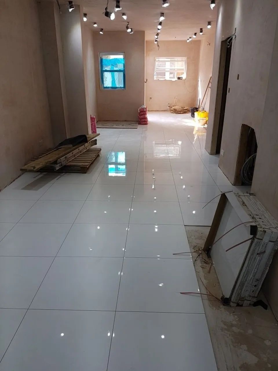 Instalação de pisos e azulejos (azulejista). - Foto 3