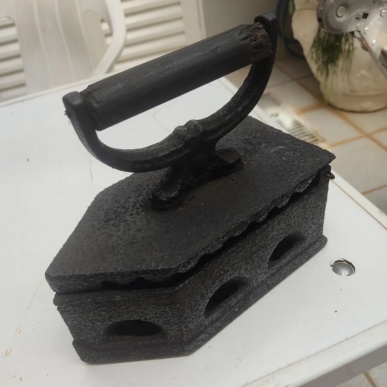 Ferro de passar roupas antigo  - Foto 2