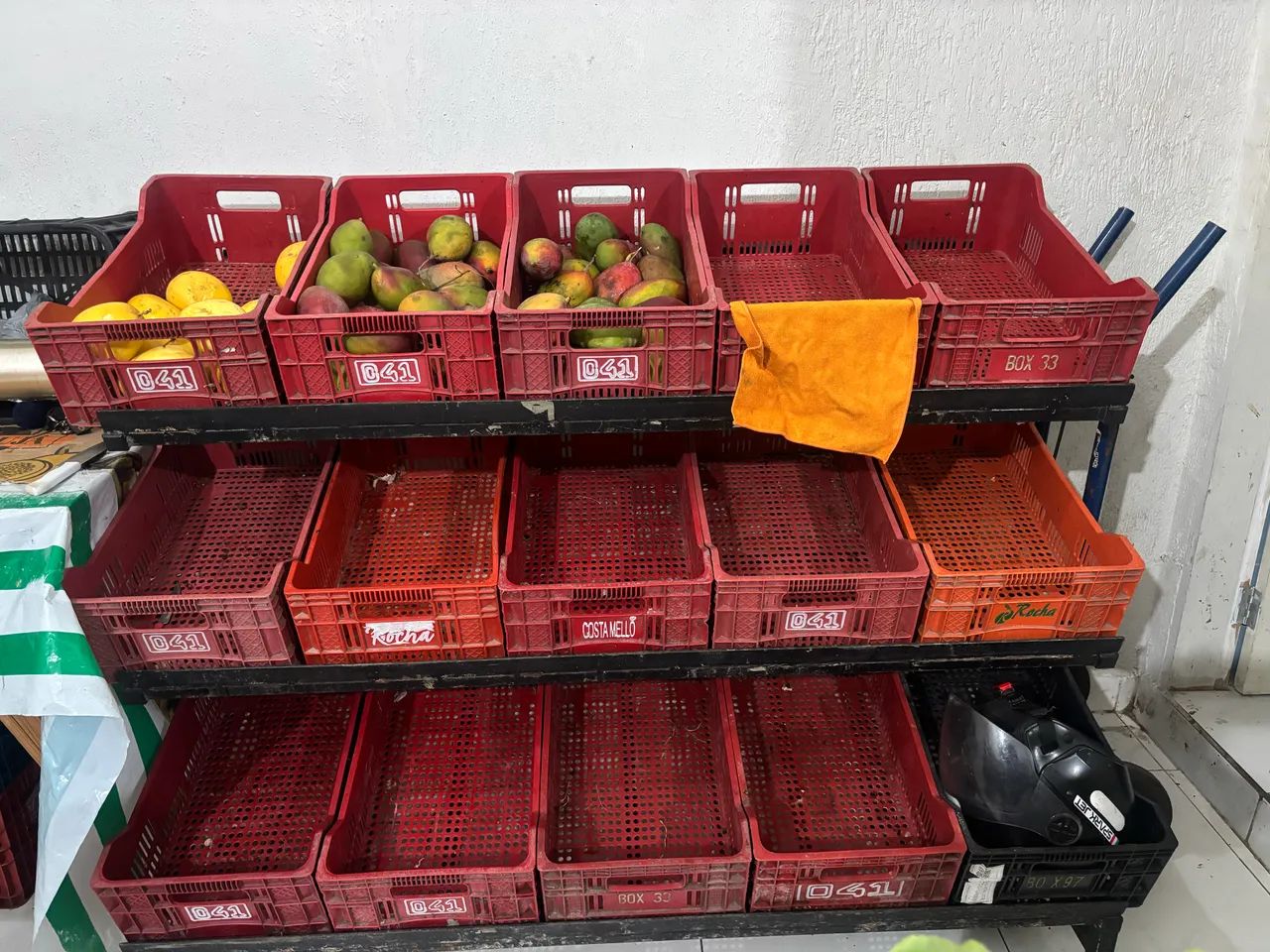 Expositor com caixa dell